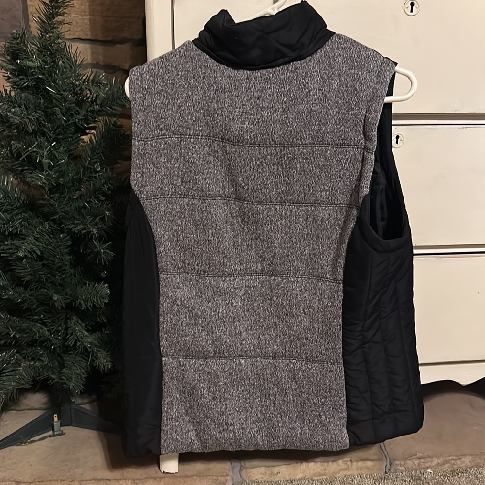 Vest - Picture 3 of 3